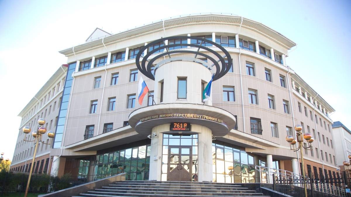 Поздравление начальника УМВД России по ХМАО - Югре Дамира Сатретдинова с Днём образования подразделений по делам несовершеннолетних МВД России