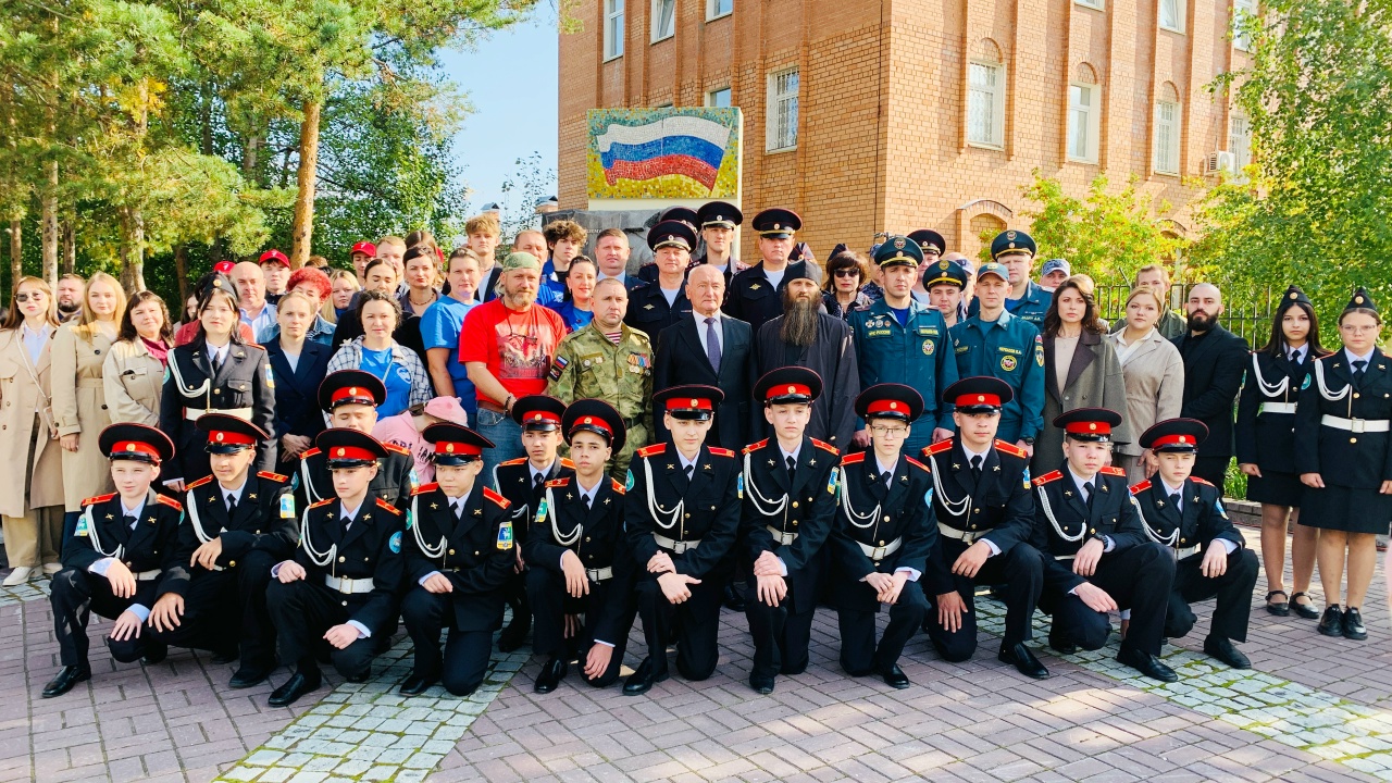 Полицейские и общественники в Белоярском почтили память жертв террора