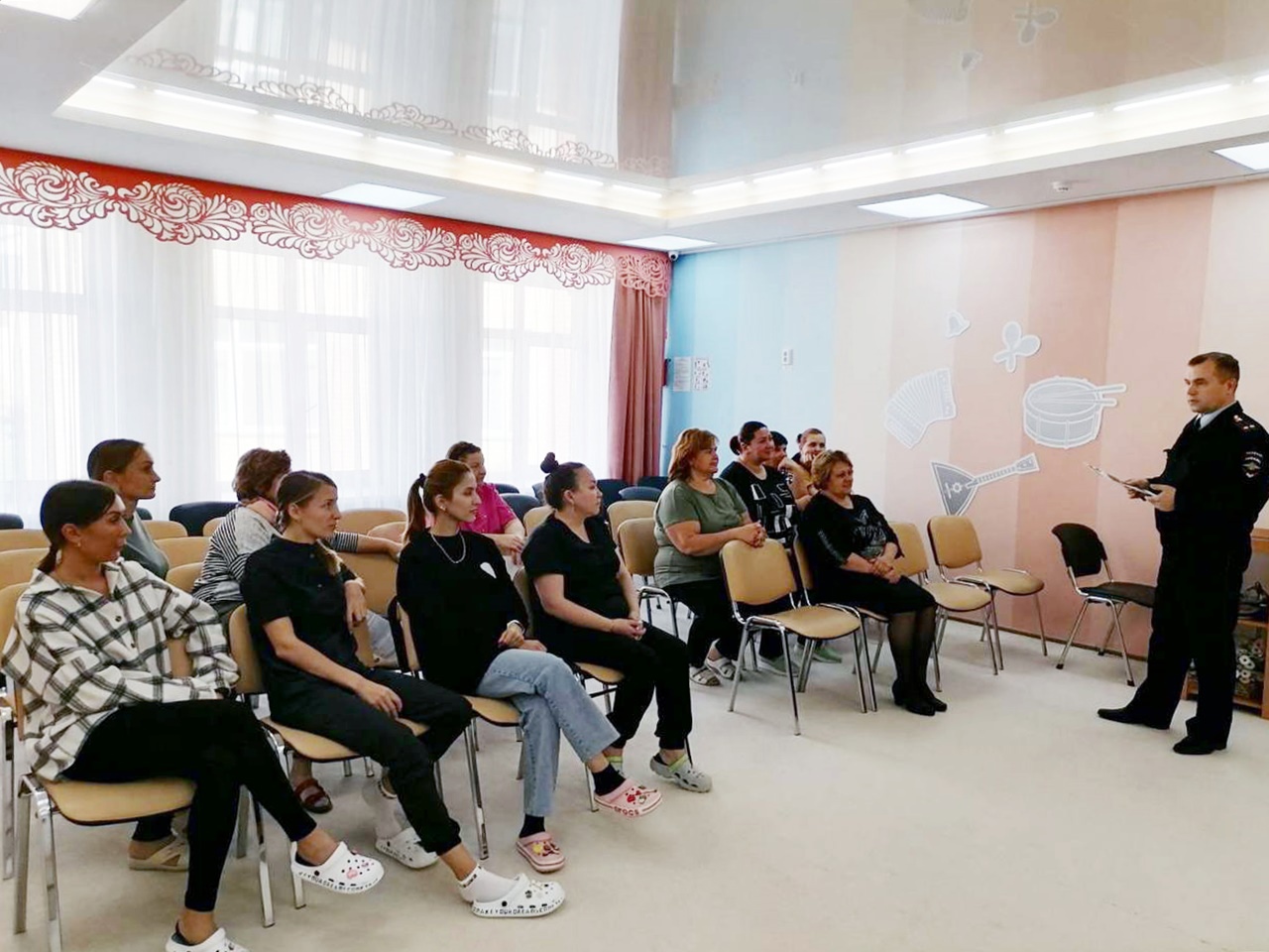 Встреча по профилактике мошенничества с работниками дошкольного образования