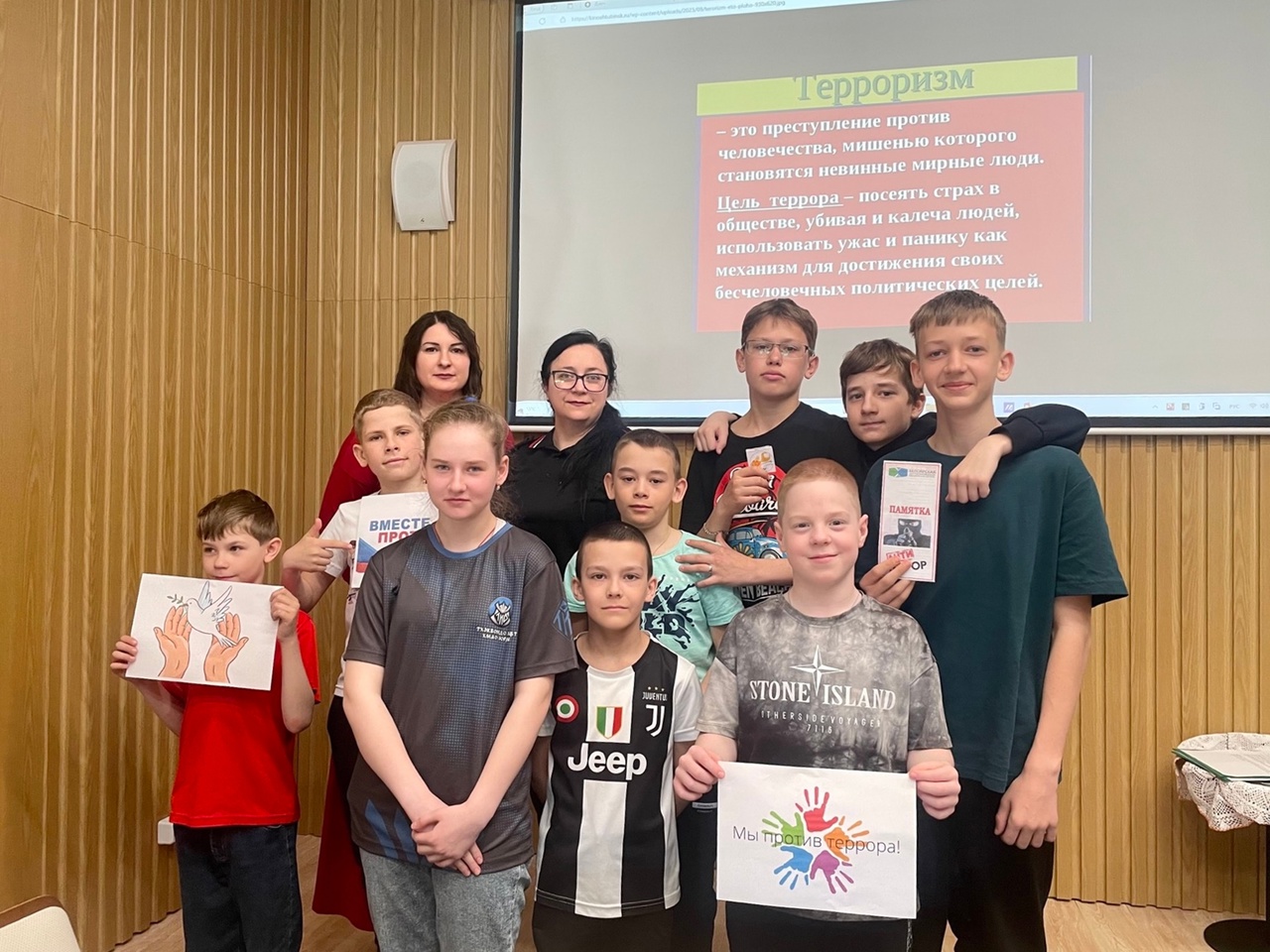 Общественники и полицейские Белоярского поговорили с детьми о безопасности в сети