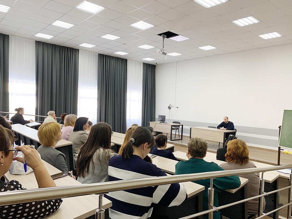  Профилактике мошенничеств посвятили полицейские Белоярского встречу с педагогами города