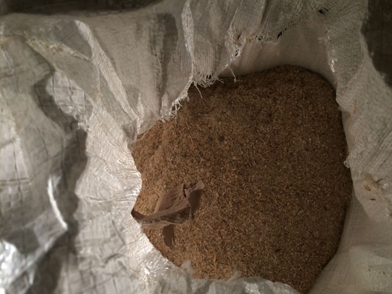 Сотрудниками полиции Белоярского предотвращена кража комбикорма