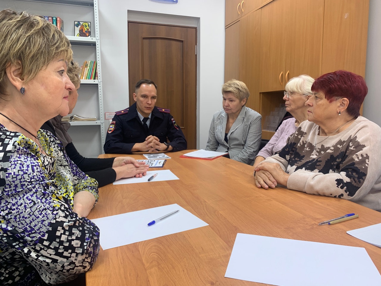 Профилактика мошенничества стала главной темой на встрече полицейских с пенсионерами Белоярского