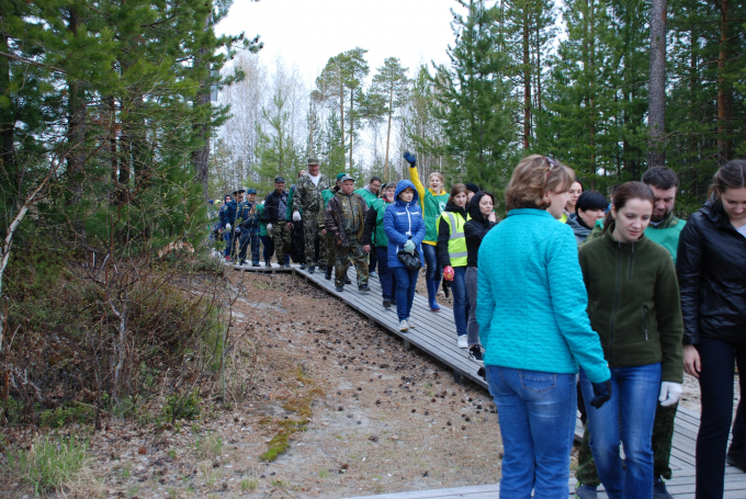Экологический десант по очистке от мусора берега и прибрежной акватории оз. Светлое