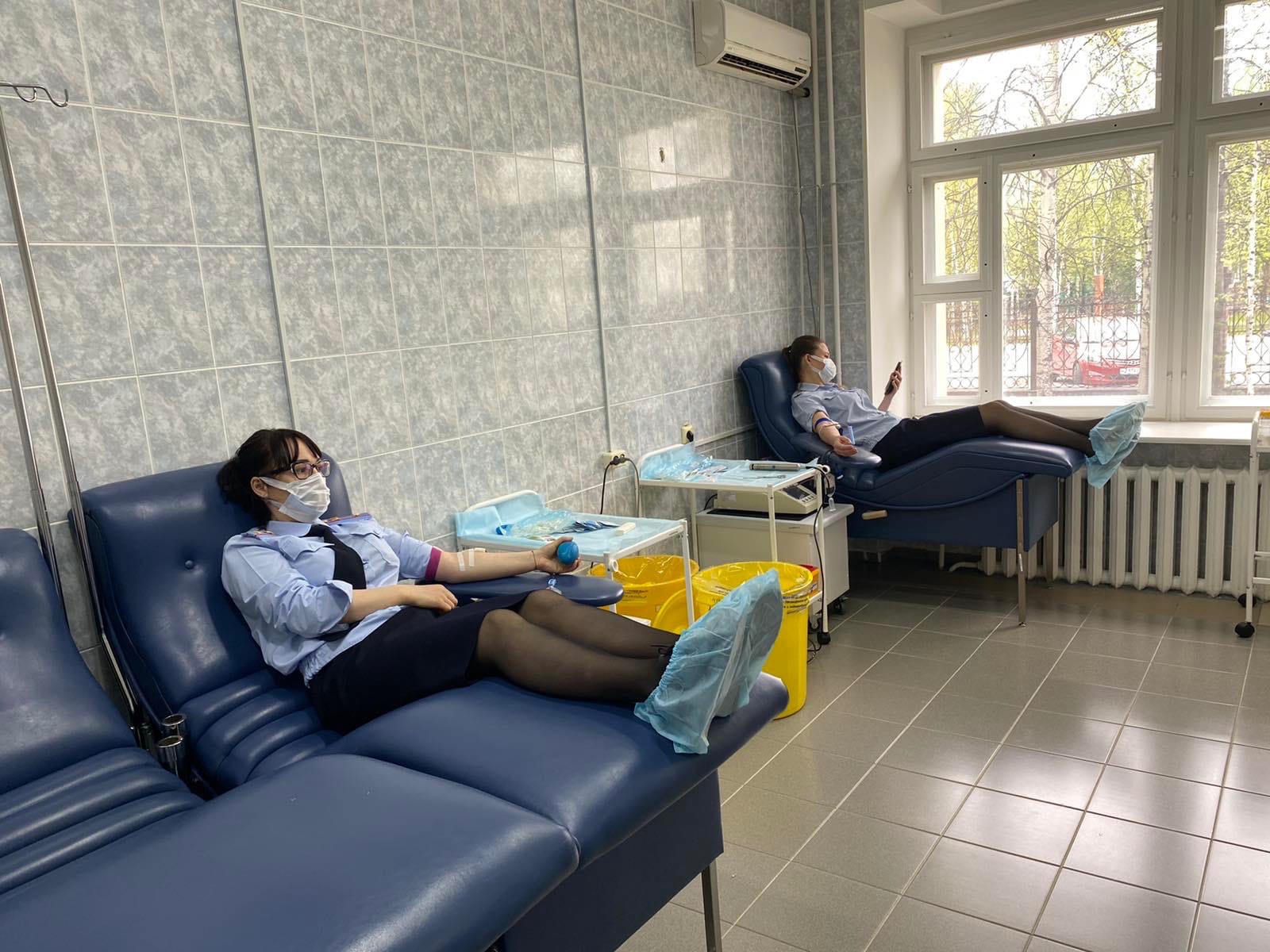 Сотрудники белоярской полиции стали донорами крови