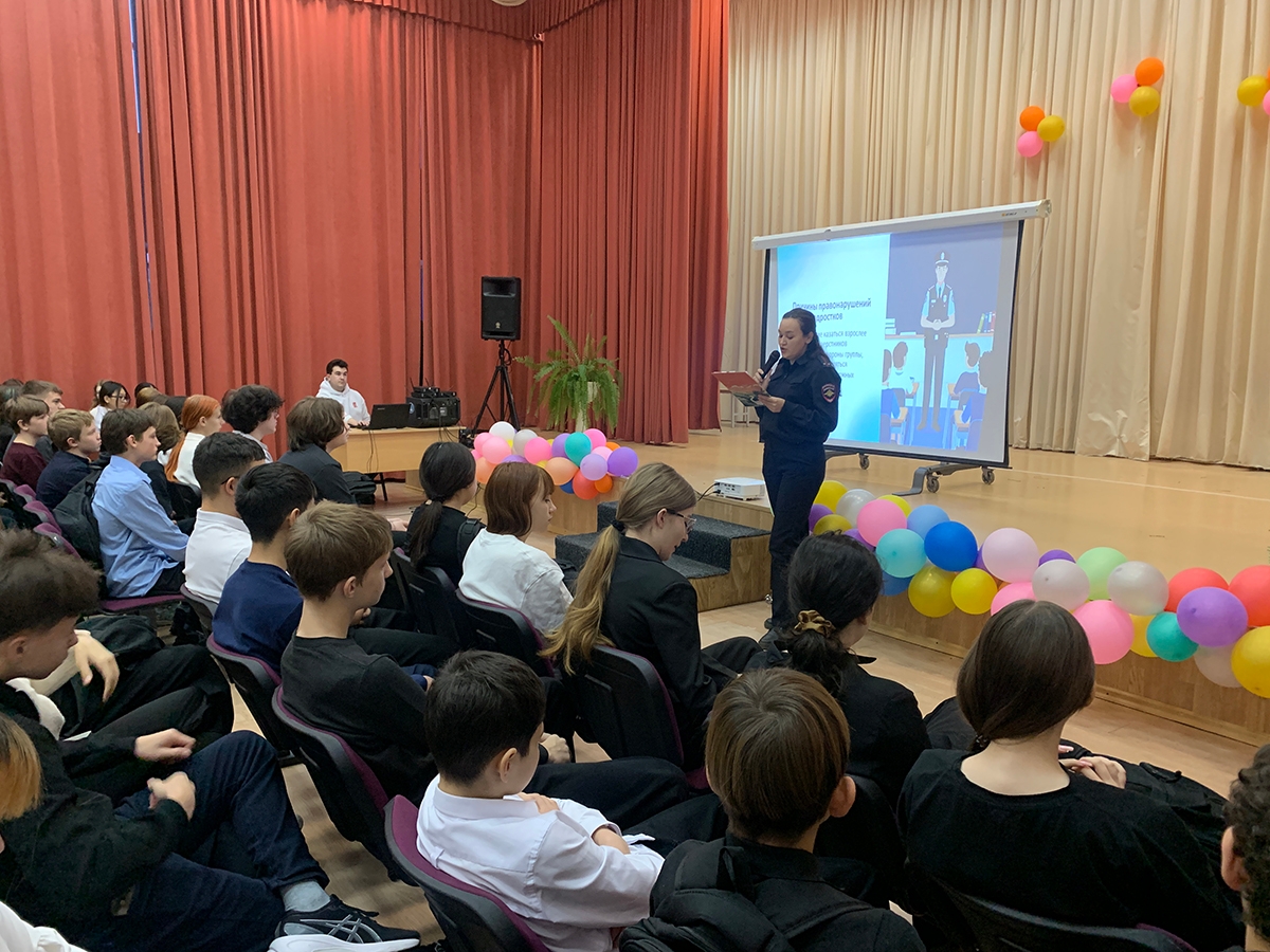 В рамках акции «Чистое поколение» полицейские Белоярского проводят встречи со старшеклассниками