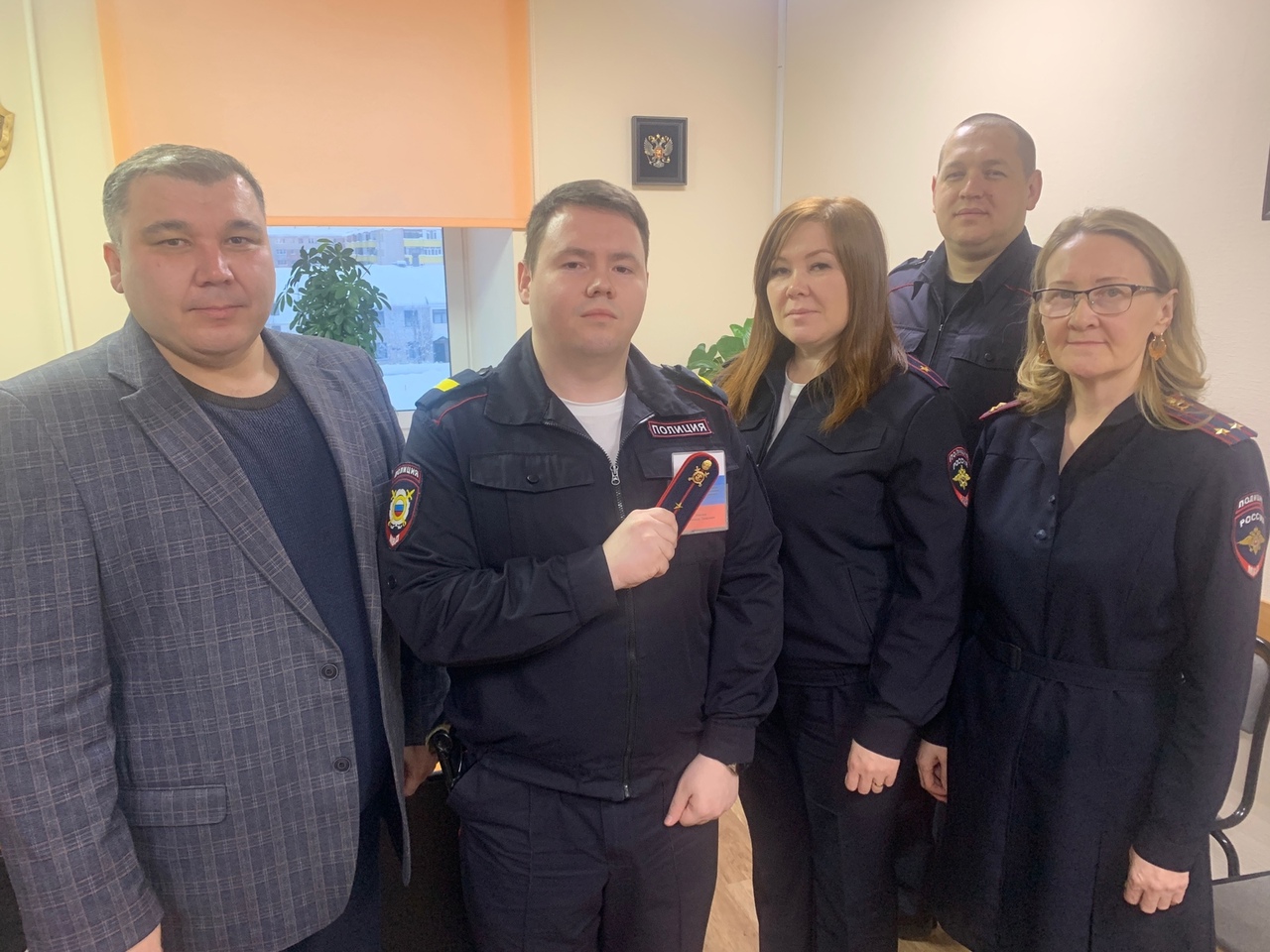 В Белоярской полиции стало доброй традицией в торжественной обстановке вручать первые погоны молодым сотрудникам