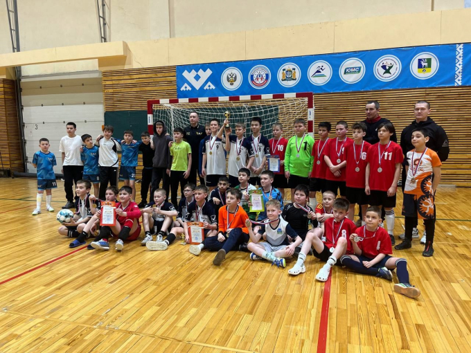 ФУТБОЛЬНЫЙ ТРИУМФ