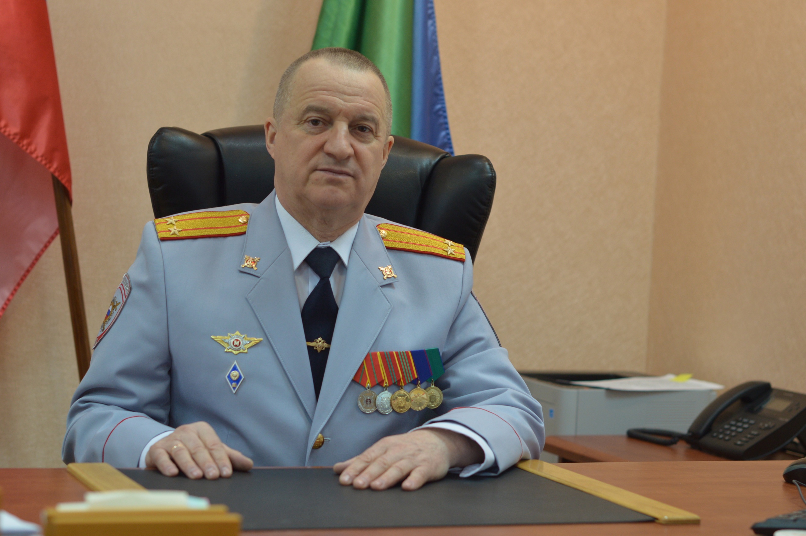 Поздравление начальника ОМВД России по Белоярскому району подполковника полиции Юрия Петровича Борискина с Днем сотрудника внутренних дел 