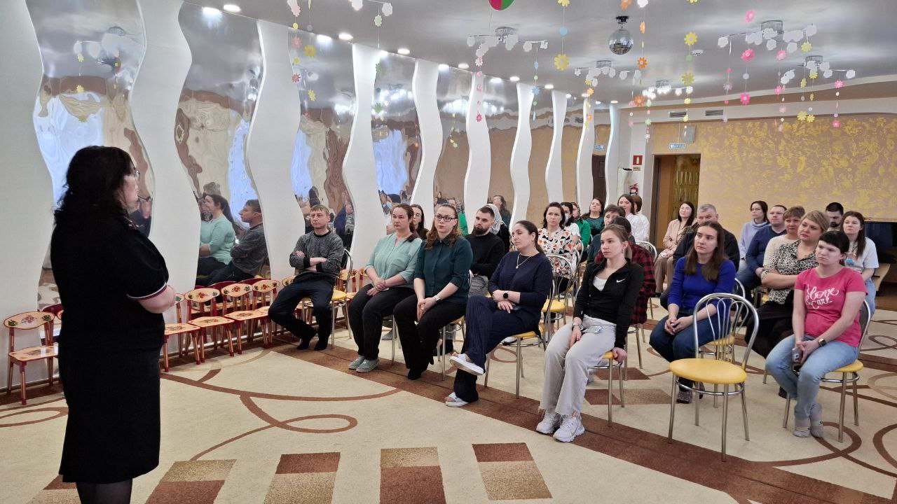 Родительское собрание по детской дорожной безопасности прошло в детском саду "Снегирек" 