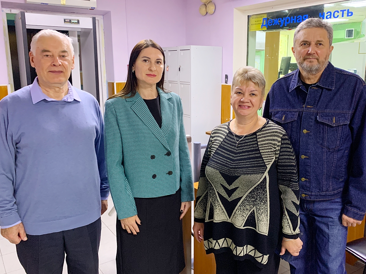 06 октября 2025 В Белоярском общественники проверили работу дежурной части