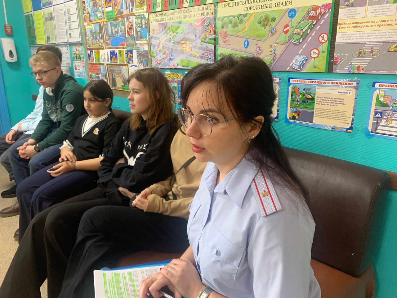 Правовые беседы с подростками проводят полицейские Белоярского в рамках ОПМ «Твой выбор»