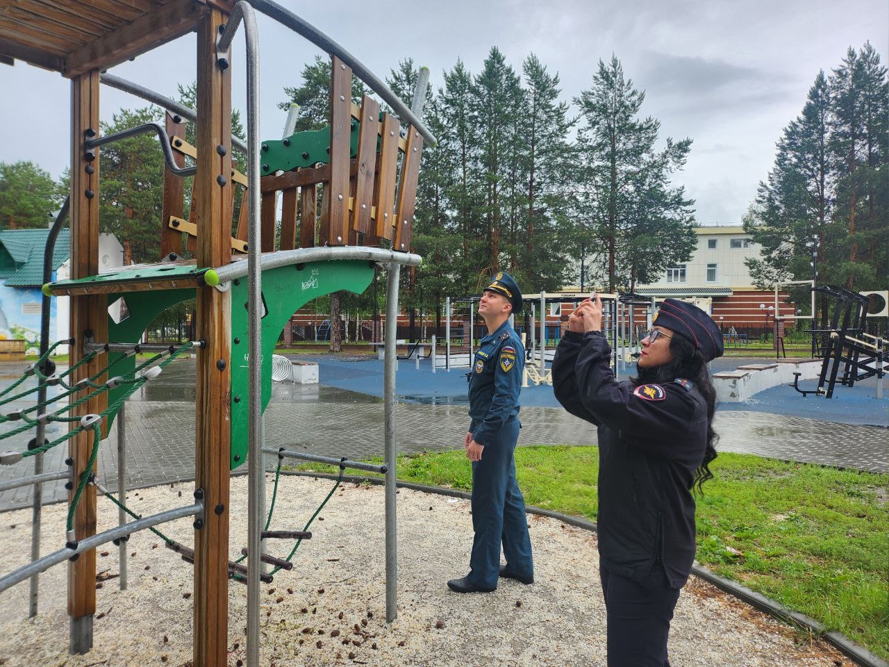 Белоярские полицейские и единороссы проводят акцию «Патруль безопасности»