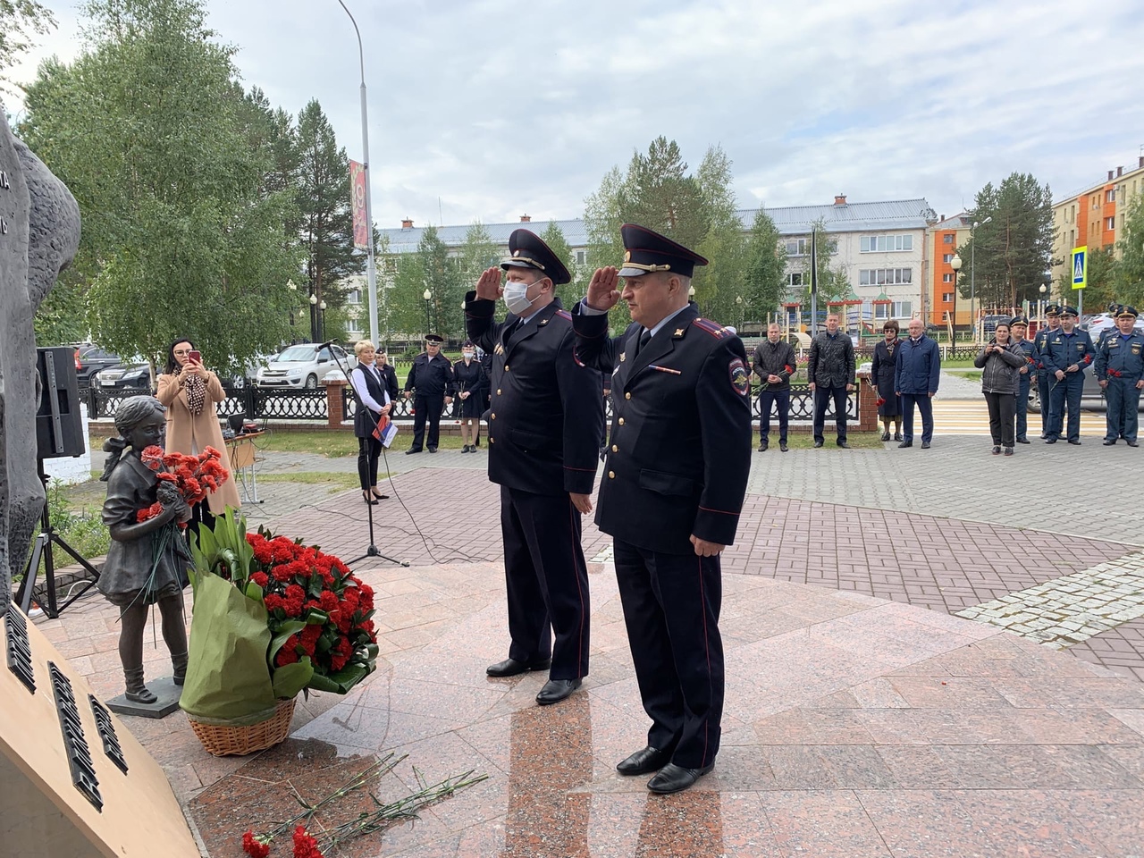 Полицейские Белоярского почтили память жертв террора