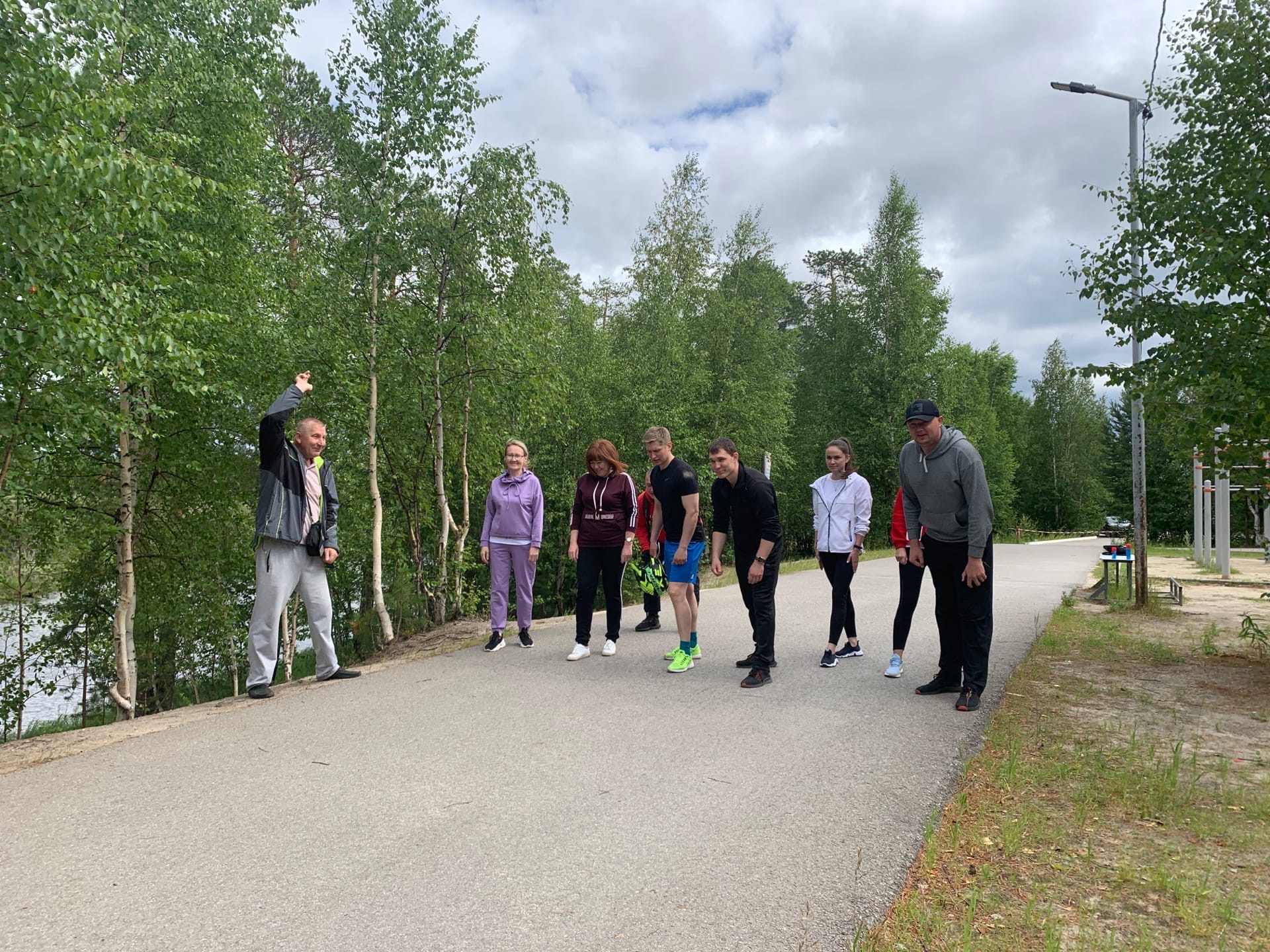 Полицейские Белоярского вышли на «Тропу здоровья» 