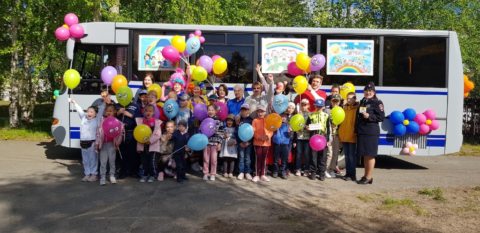 02 июня 2022 В Белоярском автоинспекторы и общественность прокатились на «Автобусе радости»