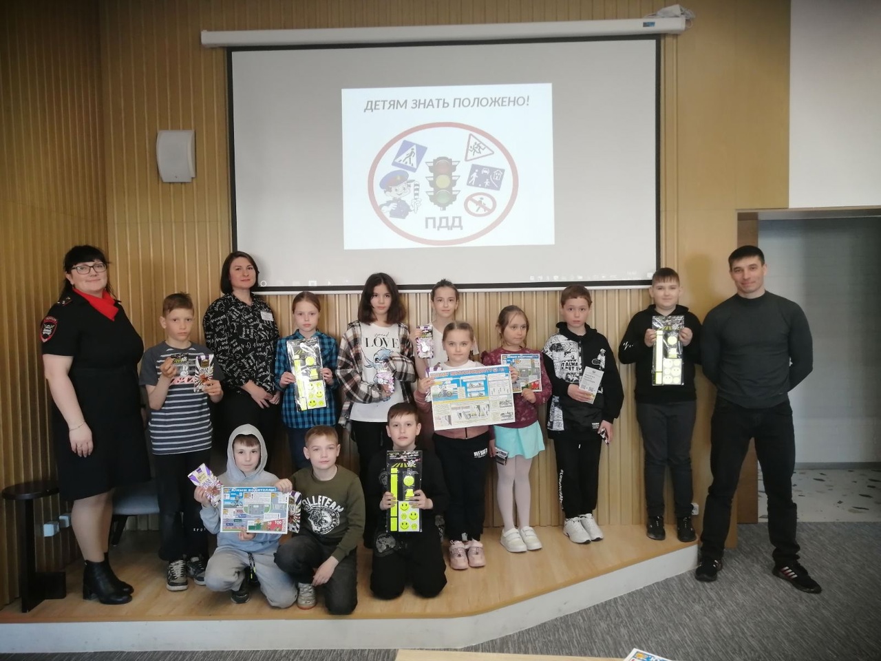 Общественники и полицейские провели для юных спортсменов Белоярского обучающее интерактивное занятие