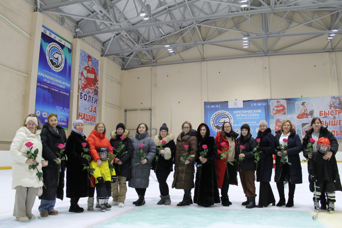 СЕРДЕЧНЫЕ ПОЗДРАВЛЕНИЯ МАМАМ