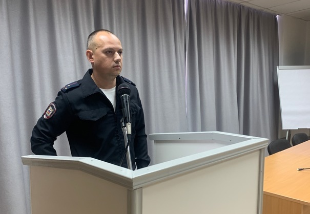 Полицейские Белоярского проводят беседы с работниками газотранспортных предприятий района на тему мошенничества