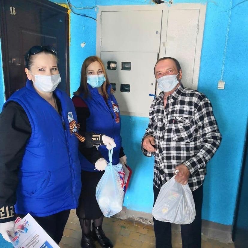 В Белоярском районе полицейские передали пенсионерам памятки о том, как не стать жертвой мошенников