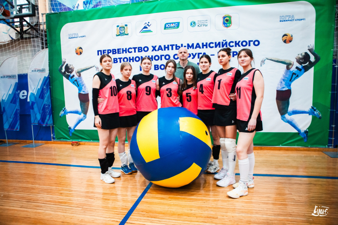 ВОЛЕЙБОЛИСТКИ БЕЛОЯРСКОГО ЕДУТ ДОМОЙ С БРОНЗОЙ