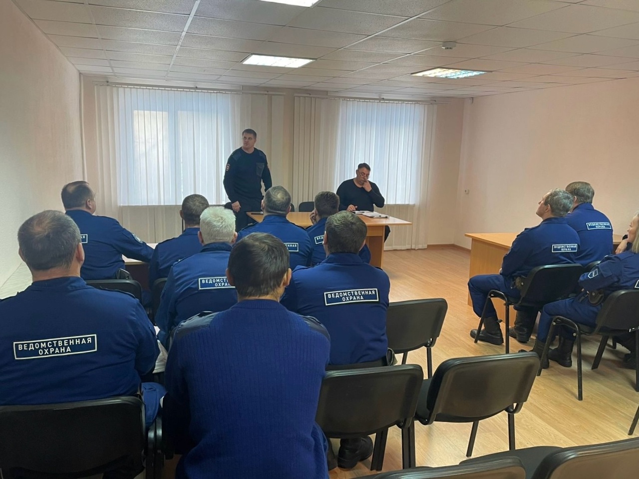 Полицейские Белоярского проводят профилактические встречи и с трудовыми коллективами