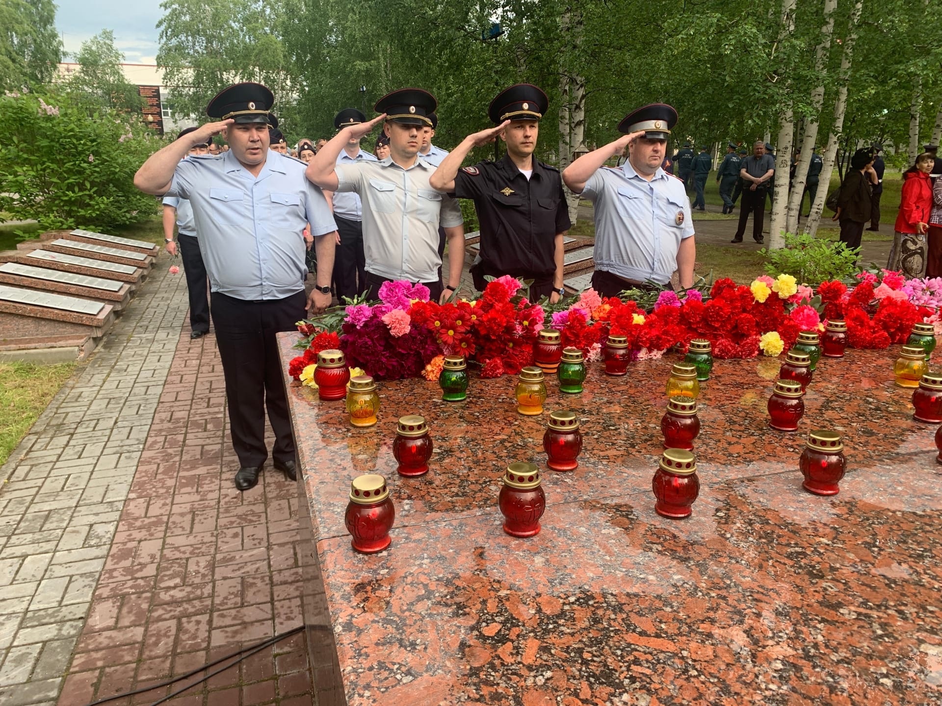 22 июня 2022 В День памяти и скорби сотрудники полиции и общественники почтили память павших в годы Великой Отечественной войны