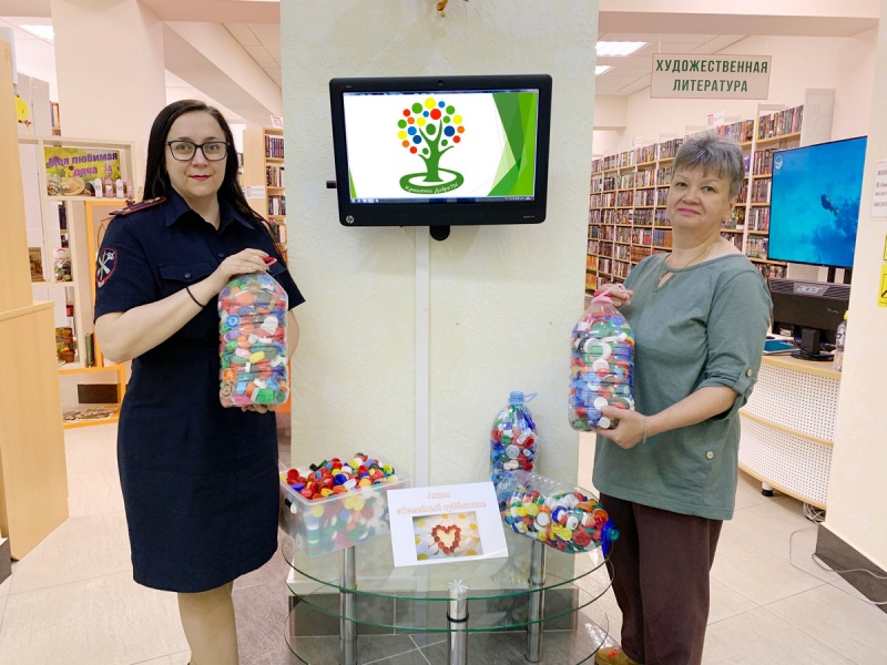 Полицейские и общественники Белоярского присоединились к акции «Добрые крышечки»