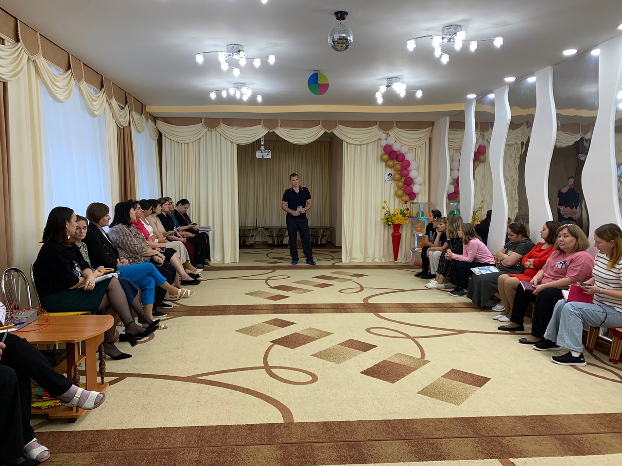 Полицейские Белоярского продолжают встречи по профилактике мошенничеств в образовательных учреждениях