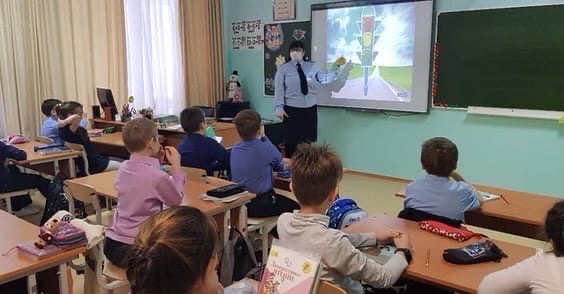 Интеллектуальная игра среди юных участников дорожного движения